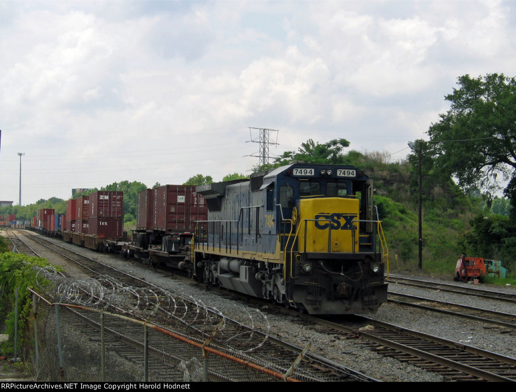 CSX 7494 in the intermodal yard